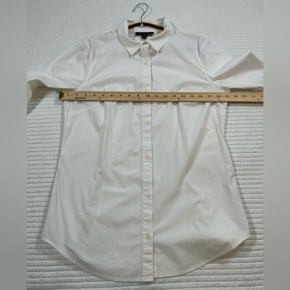 Romantic Banana Republic White Button Up with Lace Detail in the Back. Size 12. - Picture 5 of 7